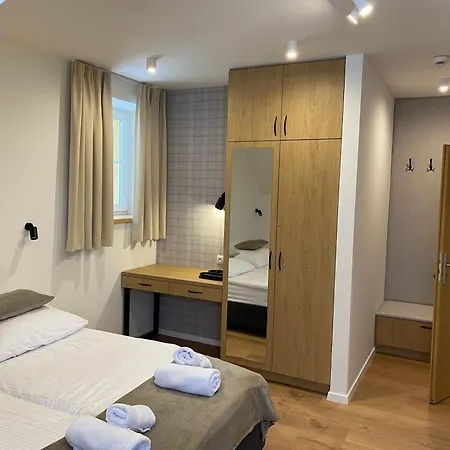 Modrzew - W Pyzowce 3*