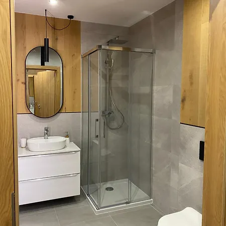 Modrzew - W Pyzowce Aparthotel