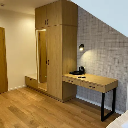 Modrzew - W Pyzowce 3* Pyzowka