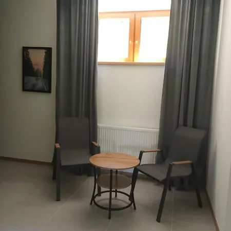 Modrzew - W Pyzowce 3*
