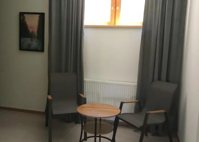 Modrzew - W Pyzowce 3*